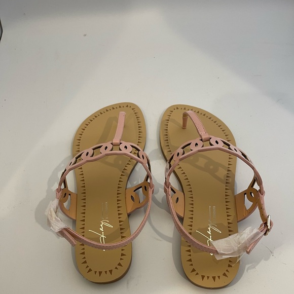 Daya by Zendaya Mallory Flat Thong Sandals - Picture 3 of 6